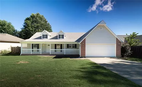 3364 Essex Dr, Fayetteville, AR 72704