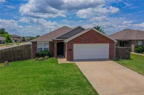 4118 Crosshill Cv, Springdale, AR 72762