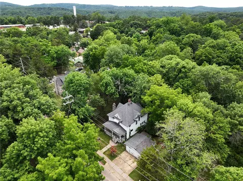 19 Kingshighway, Eureka Springs, AR 72632