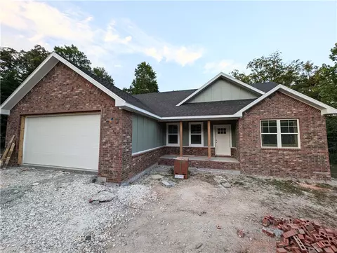 11 Collins Ln, Bella Vista, AR 72714