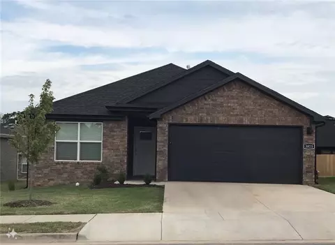 3815 Pinecrest St, Springdale, AR 72764