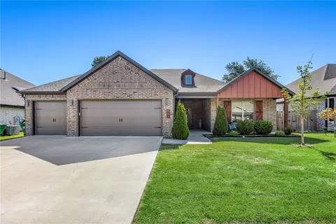 951 Bob Glen Cir, Centerton, AR 72719
