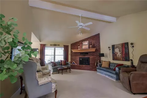 1 Aldridge Ln, Bella Vista, AR 72715