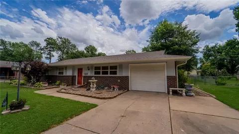 2103 Ina Ave, Springdale, AR 72762