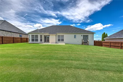 Exterior - 2047 Cobblestone St, Springdale, AR 72762 photo 4 of 8