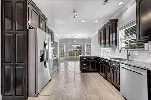 Kitchen - 2047 Cobblestone St, Springdale, AR 72762 photo 3 of 4