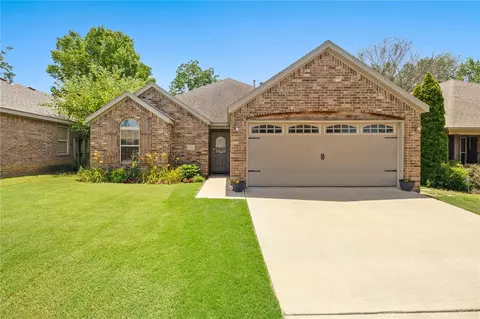 265 Madrid St, Fayetteville, AR 72703
