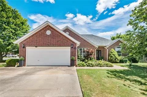 1301 Pinot Ave, Centerton, AR 72719