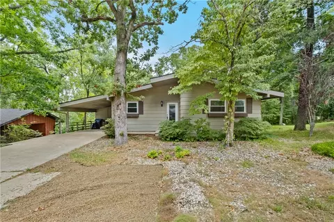 8 Brompton Ln, Bella Vista, AR 72715