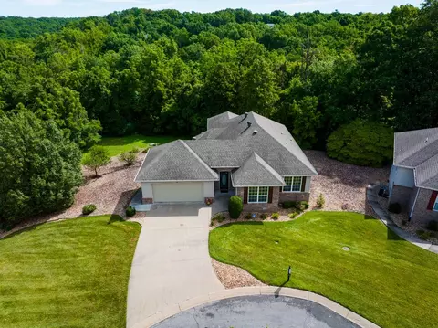 64 Highland Pkwy, Bella Vista, AR 72715