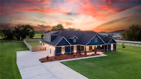101 Jenna Ln, Gravette, AR 72736