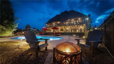 9704 Soaring Hawk Dr, Bentonville, AR 72712