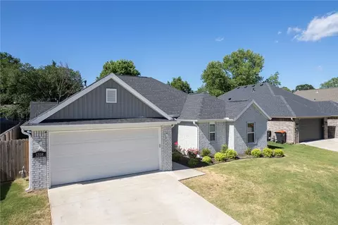 3208 Summer View Ave, Springdale, AR 72764