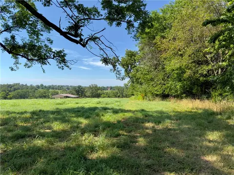 Ladelle Ave, Lowell, AR 72745 photo 7
