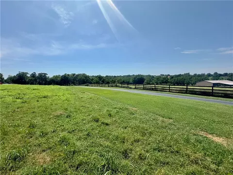 Ladelle Ave, Lowell, AR 72745 photo 3