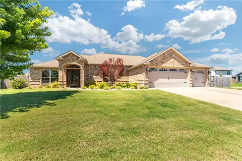 1000 Griffin Ln, Pea Ridge, AR 72751