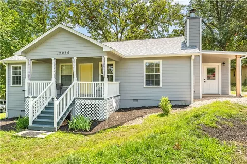 12056 Hilltop Rd, Lowell, AR 72745