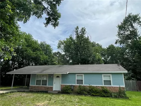 612 Lake Sequoyah Dr, Fayetteville, AR 72701