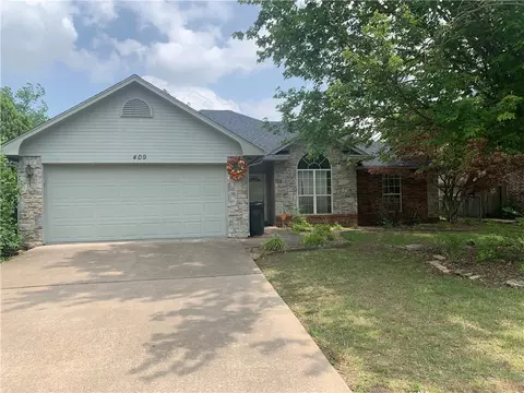 409 N 37th Pl, Rogers, AR 72756
