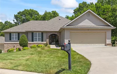 28 Parkridge Dr, Bella Vista, AR 72715