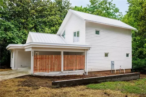 605 N Walnut Ave, Fayetteville, AR 72701