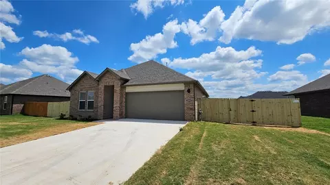 2000 Hahn St, Pea Ridge, AR 72751