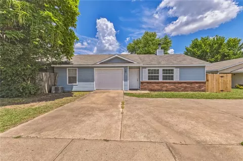 786 Poplar St, Fayetteville, AR 72703