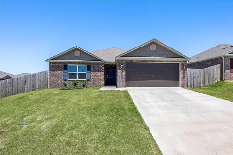 500 Woodland St, Lowell, AR 72745