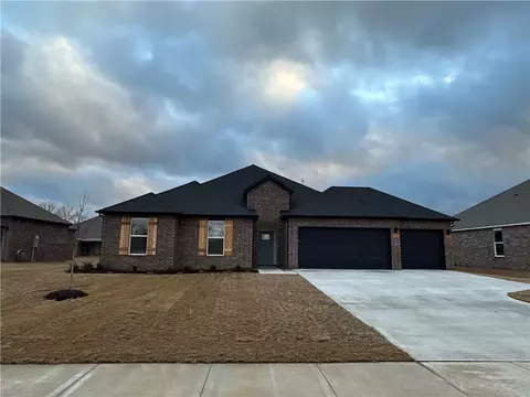 7004 E Sugarloaf St, Siloam Springs, AR 72761