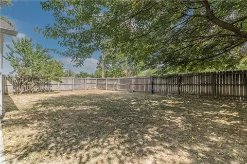 Exterior - 533 Maple Ave, Springdale, AR 72764 photo 4 of 6