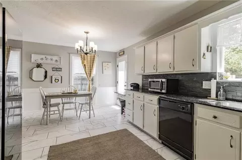 Kitchen - 533 Maple Ave, Springdale, AR 72764 photo 1 of 3