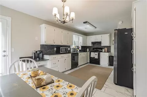Kitchen - 533 Maple Ave, Springdale, AR 72764 photo 3 of 3