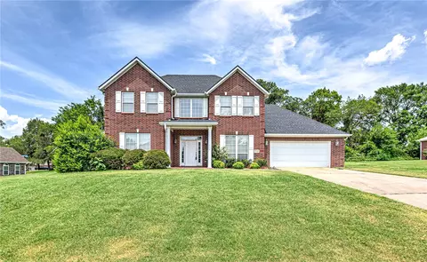 2715 W Lilac St, Rogers, AR 72758