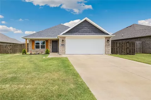 4348 W Newton Ave, Fayetteville, AR 72704