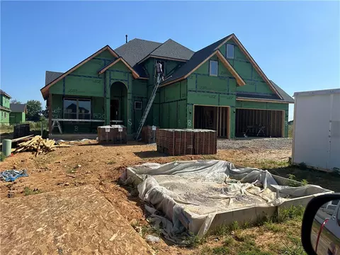 1410 Tiffany St, Centerton, AR 72719