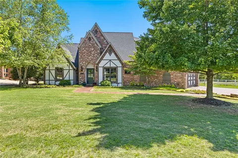 4887 Sagely Ln, Fayetteville, AR 72703