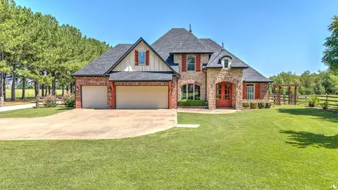 848 Elm Springs Rd, Springdale, AR 72762