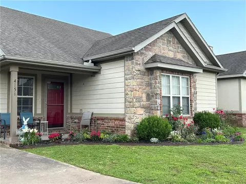 4156 Rolling Meadows Dr, Fayetteville, AR 72703