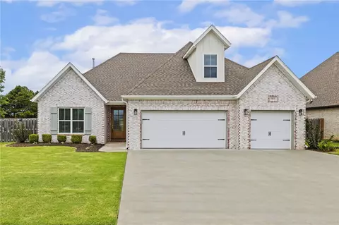 5808 S 59th St, Rogers, AR 72758
