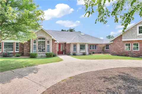 11 Rackwick Ln, Bella Vista, AR 72715