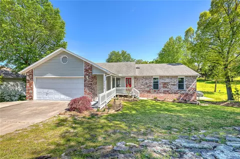 16573 Birch Ln, Rogers, AR 72756
