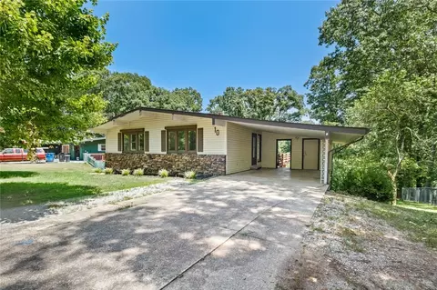 10 Finger Dr, Bella Vista, AR 72715