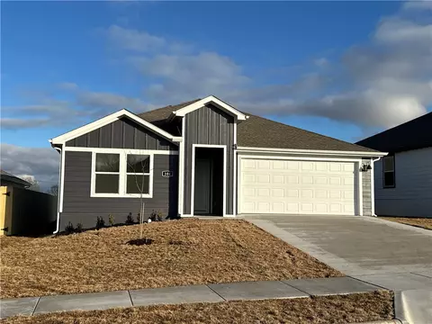 104 NW Bellflower St, Highfill, AR 72734
