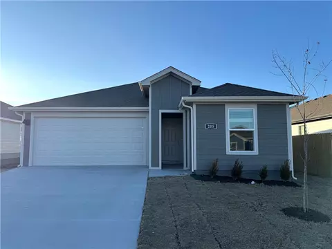 205 NW Bellflower St, Highfill, AR 72734