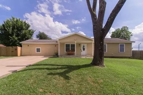 607 W Bailey Ave, Springdale, AR 72764