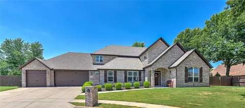 5204 S 44th Pl, Rogers, AR 72758