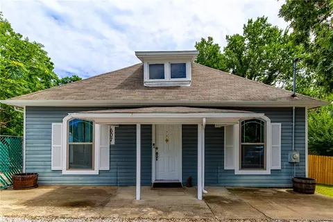 607 Electric St, Rogers, AR 72756