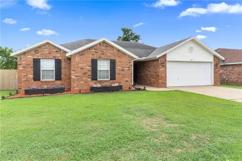 619 Knight Ave, Lowell, AR 72745