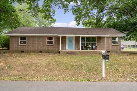 923 Harrell St, Alma, AR 72921