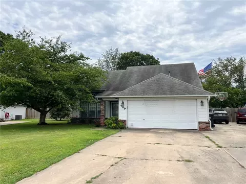 789 W Oaklawn, Springdale, AR 72764